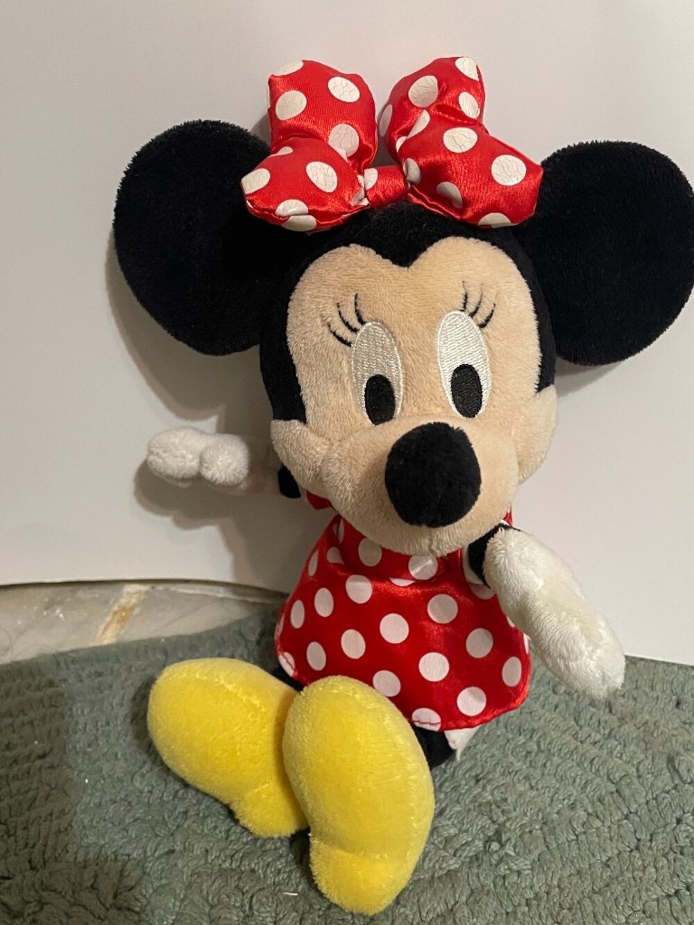 Wobbly Minnie Mouse Vintage 10" Plush Vintage Collectible